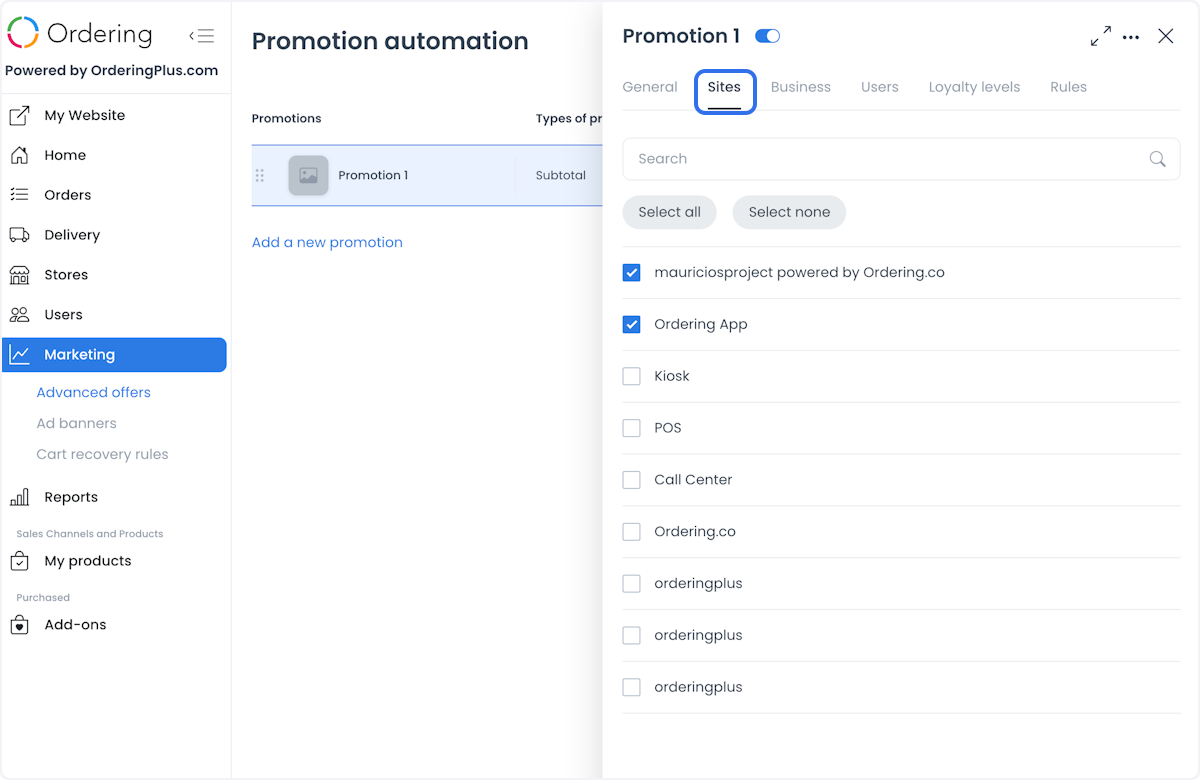 Pestaña Sites del editor de promociones con búsqueda, controles Select all y Select none, y casillas para seleccionar sitios